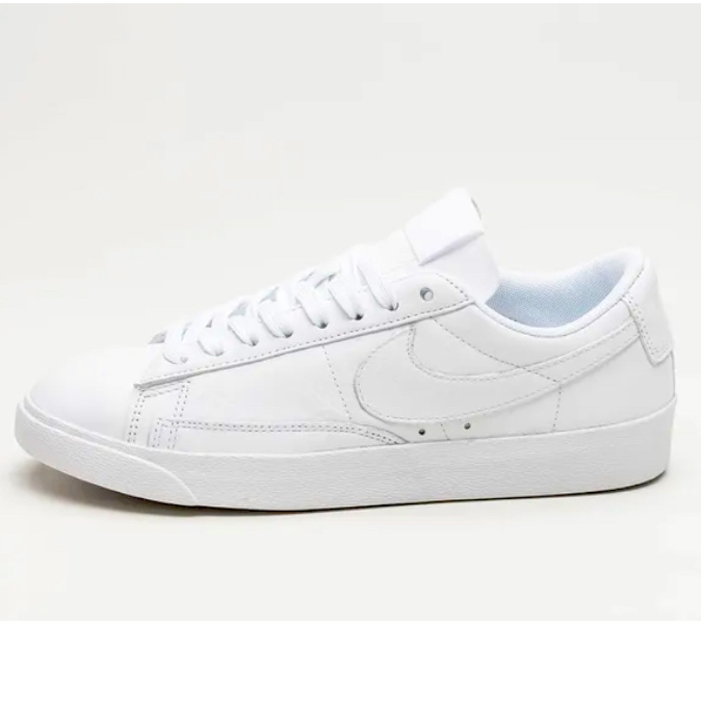 Nike Blazer Low LE women’s 9.5 White NWOB new